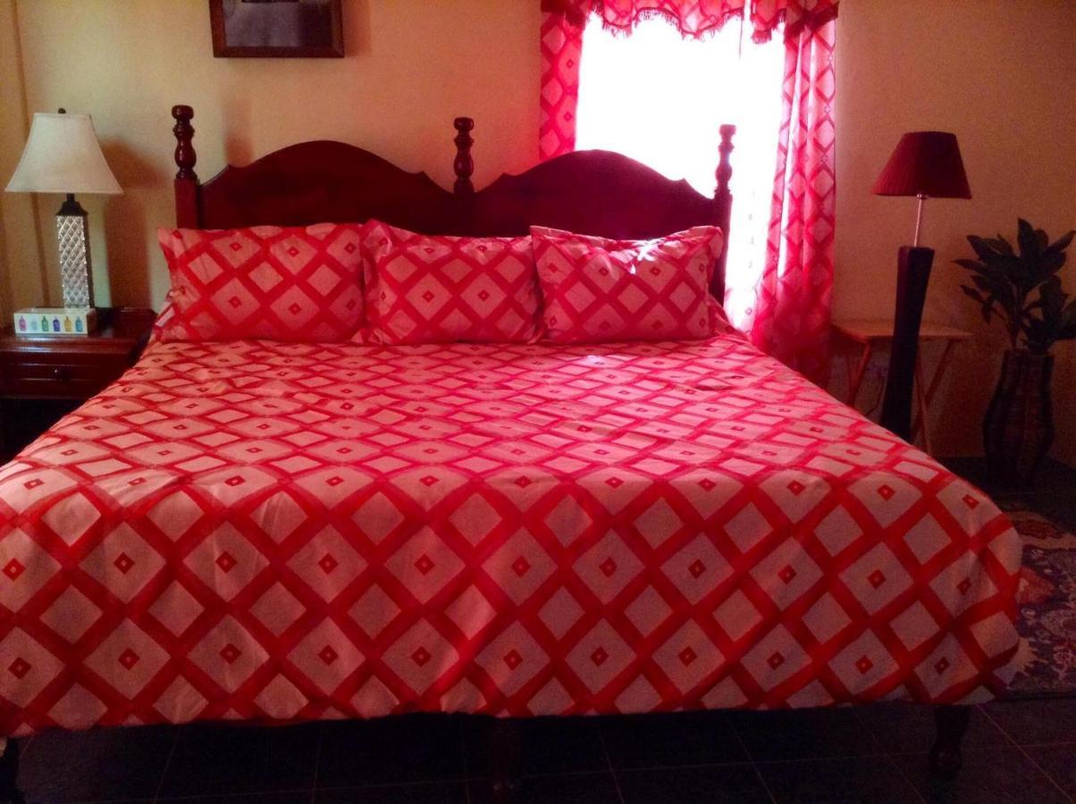 North Bay Inn Sauteurs Екстер'єр фото