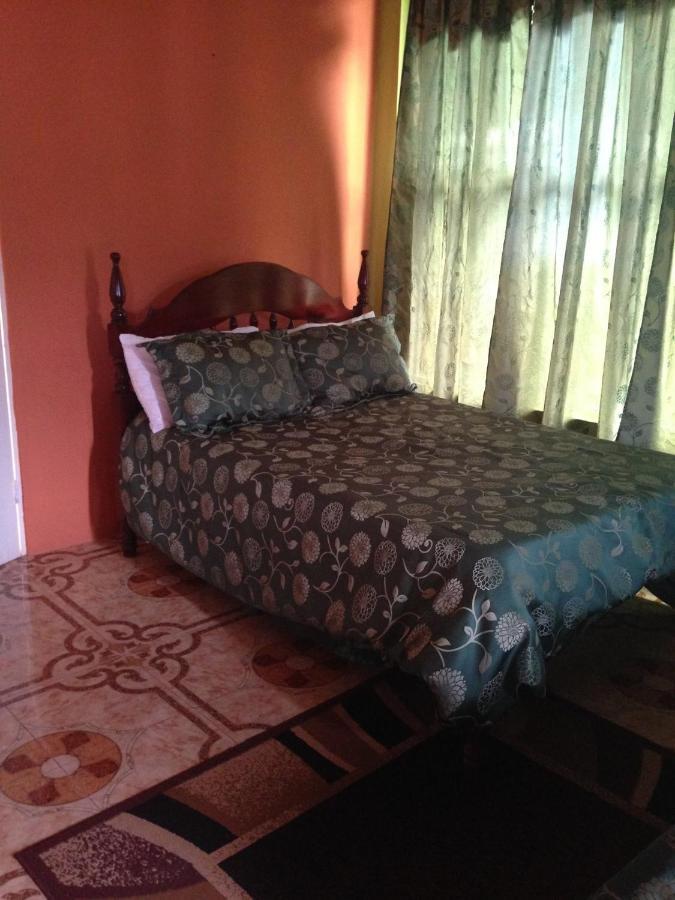 North Bay Inn Sauteurs Екстер'єр фото