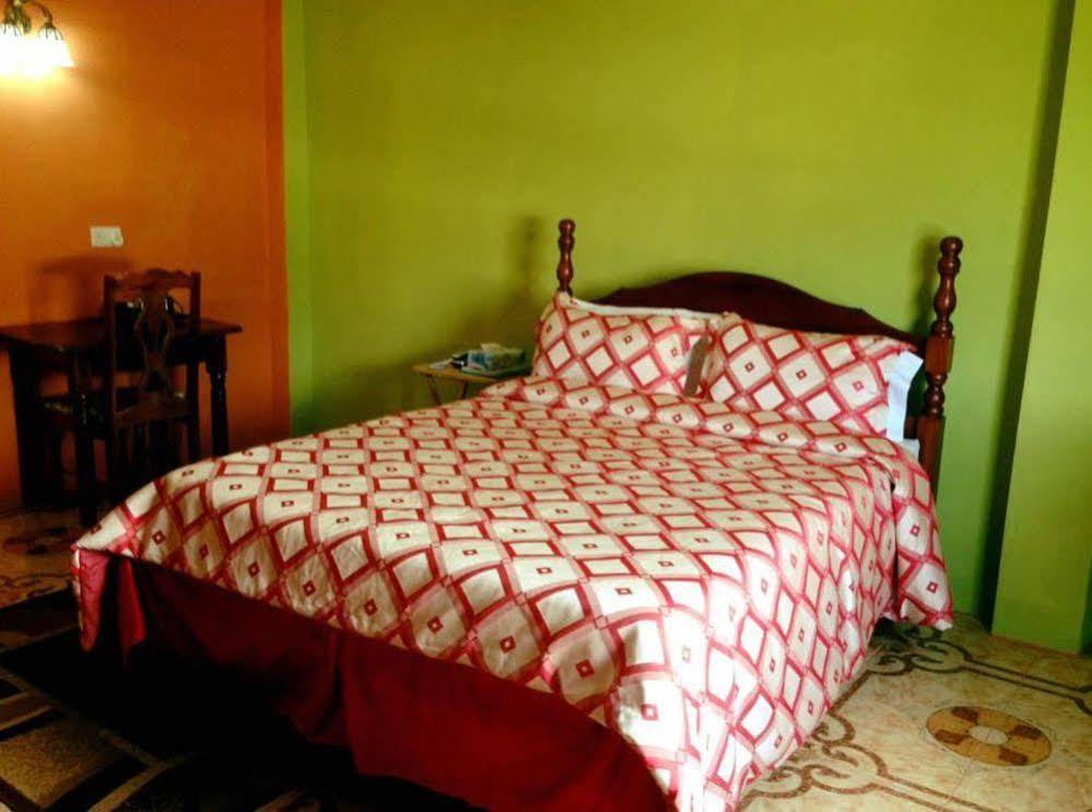 North Bay Inn Sauteurs Екстер'єр фото